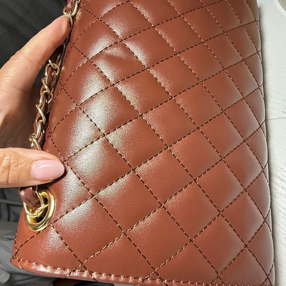 Elegant Brown Quilted Handbag - Vegan Leather - Picture 2 of 13